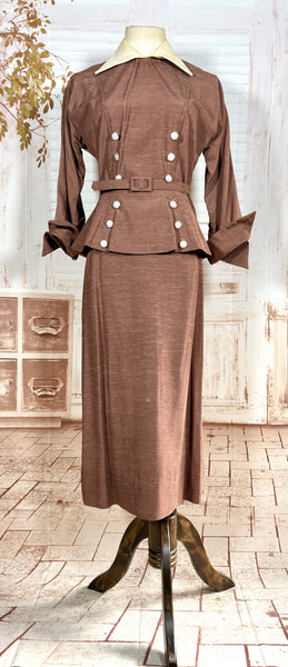 Lightweight 1940s Chocolate Brown Skirt Suit With Contrast Collar