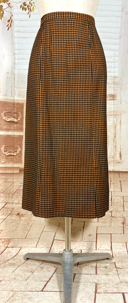 1940s Pumpkin Orange Check Skirt Suit – Tailored Hourglass Silhouette