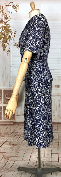 Original Early Late 1940s / Early 1940s Volup Vintage Blue And White Abstract Print Skirt Suit