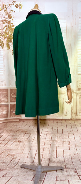 Incredible Emerald Green 1940s Coat With Astrakhan Lining