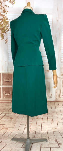 1940s Green Gabardine Suit with Scalloped Collar & Triple Button Details – Unlabelled Lilli Ann