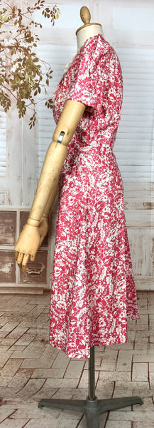 Wonderful Original 1940s Vintage Red And White Floral Print Zip Front Dress