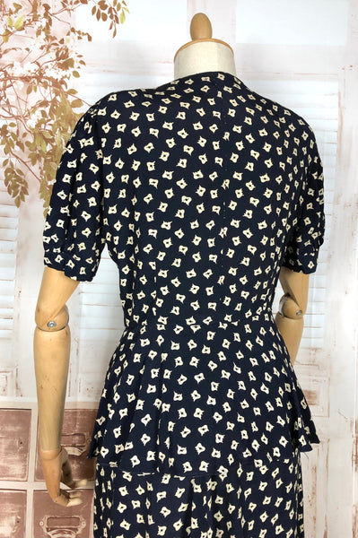 Fabulous 1940s Vintage Rayon Print Summer Suit