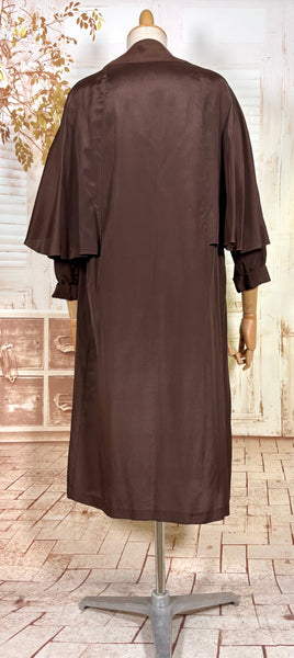 Exceptional 1930s Brown Caped Duster Coat