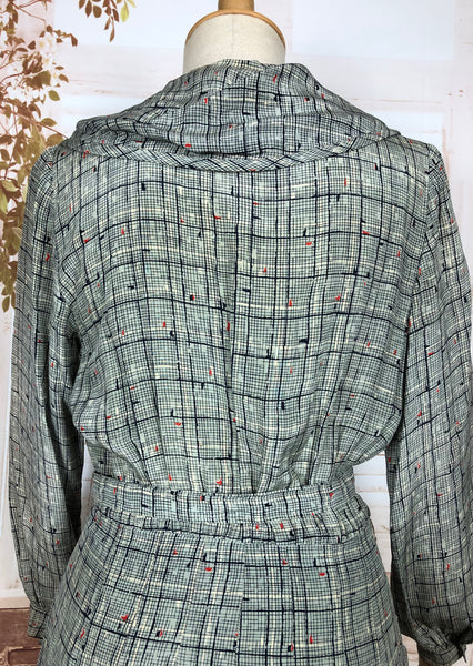 Unusual Late 1930s Vintage Grey Plaid Cold Rayon Dress With Bishop Sleeves