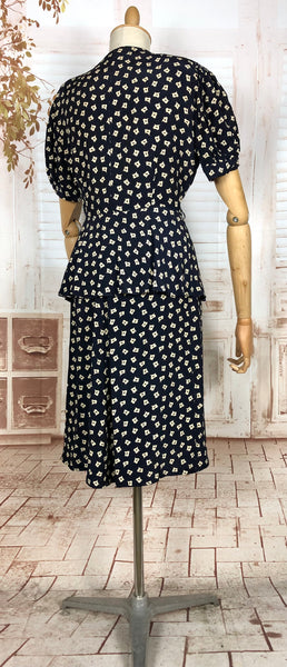 Fabulous 1940s Vintage Rayon Print Summer Suit