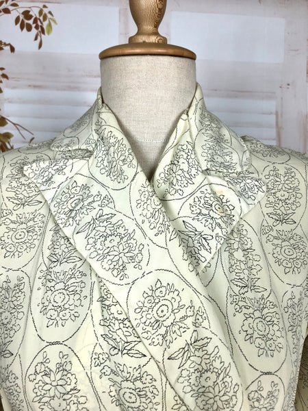 Original 1940s Vintage Cream Silk Novelty Print Dressing Gown Wedding Robe