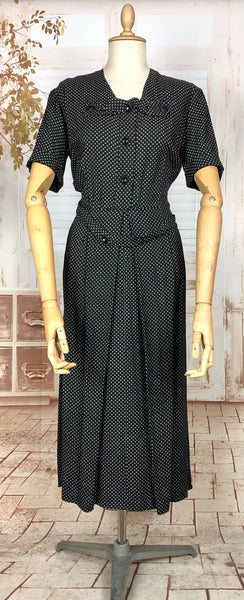 Wonderful Late 1930s / Early 1940s Original Vintage Black And White Floral Print Cotton Dress