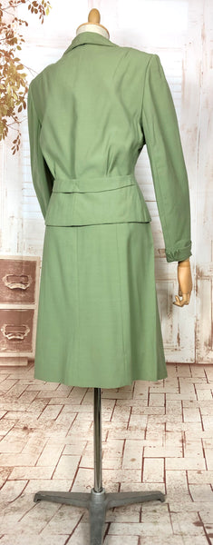 Wonderful Original Late 1940s / Early 1950s Vintage Spring Green Belt Back Suit