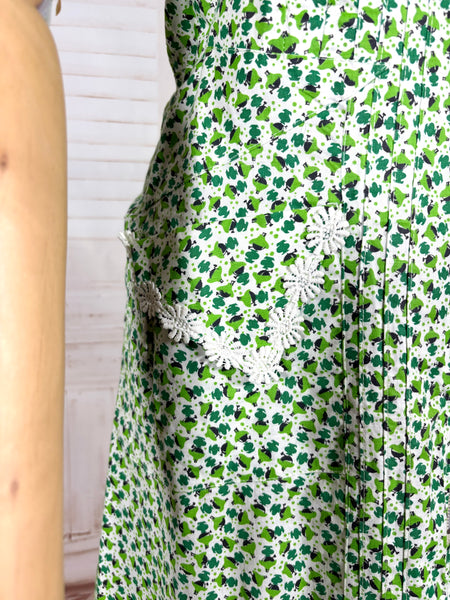 1940s Apple Green Floral Cotton Day Dress | Volup Zip Front House Dress
