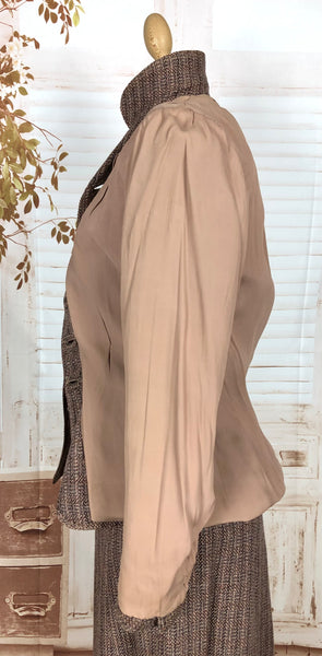 Beautiful 1940s Tweed Suit With V Pockets