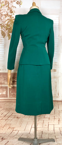 1940s Green Gabardine Suit with Scalloped Collar & Triple Button Details – Unlabelled Lilli Ann