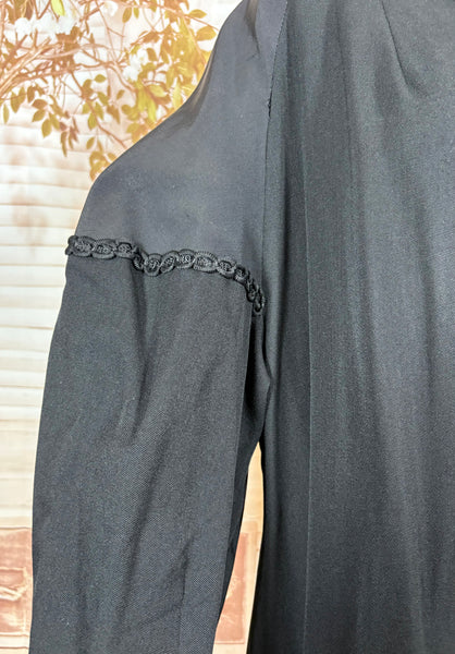 1940s Black Rayon Faille Volup Coat with Bishop Sleeves – Leslie Raymond, London