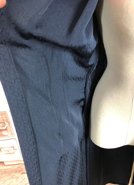 Elegant 1930s Lightweight Crepe Coat With Balloon Sleeves