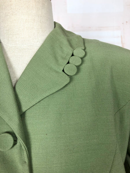 Wonderful Original Late 1940s / Early 1950s Vintage Spring Green Belt Back Suit