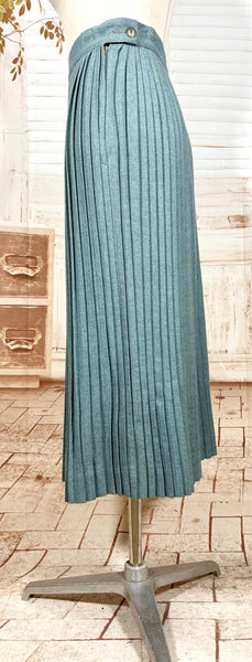 Late 1940s Teal Flecked Wool Skirt Suit with Knife Pleats – Betty Rose