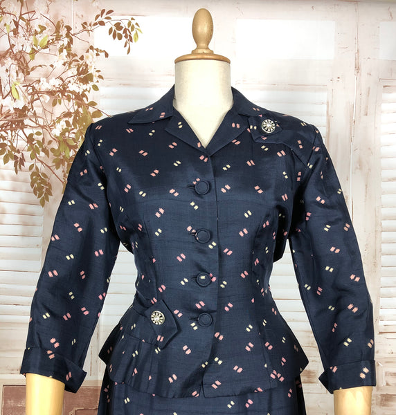 Wonderful Original 1940s Vintage Navy Blue Silk Suit With Pink And White Speech Mark Print