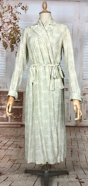 Original 1940s Vintage Cream Silk Novelty Print Dressing Gown Wedding Robe