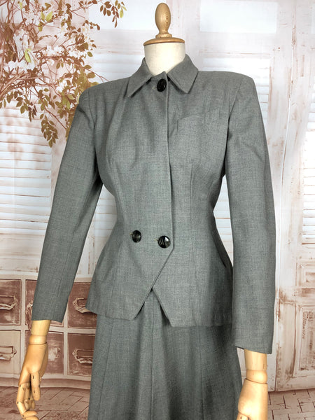 Super Strong Structured 1940s Suit With Statement Buttons