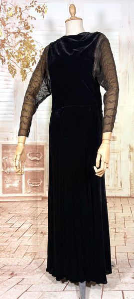 Luxurious 1930s Black Silk Velvet Evening Gown with Gold Lamé Chiffon Sleeves