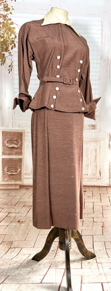 Lightweight 1940s Chocolate Brown Skirt Suit With Contrast Collar