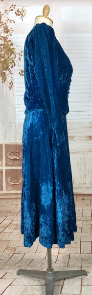 Luxurious Late 1930s / Early 1940s Vintage Royal Blue Crushed Velvet Suit