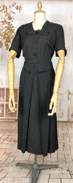 Wonderful Late 1930s / Early 1940s Original Vintage Black And White Floral Print Cotton Dress