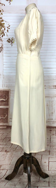 Exquisite Original 1930s Vintage Cream Dress With Rouleau Tape Lace Details
