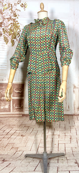 Spectacular Green Print 1930s Volup Dress with Bishop Sleeves