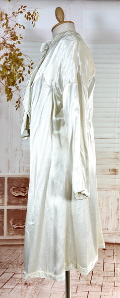 Exquisite Late 1920s / Early 1930s Off White Silk Velvet Opera Coat