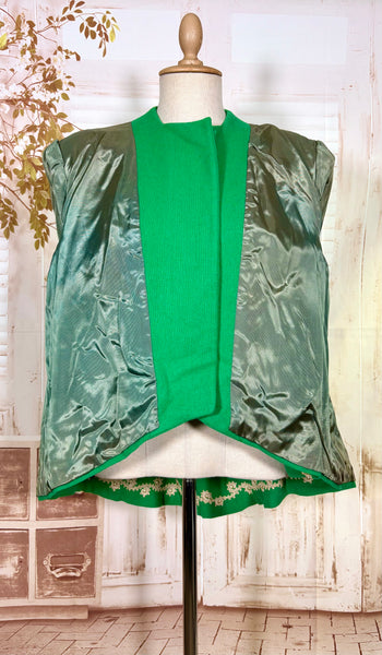 Exquisite Volup Kelly Green 1940s Swing Coat With Statement Sleeves By Best & Co