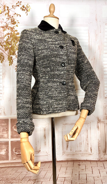 Late 1940s Black & Cream Bouclé Tweed Sports Blazer – Velvet Collar – Jancourt Petite Sports
