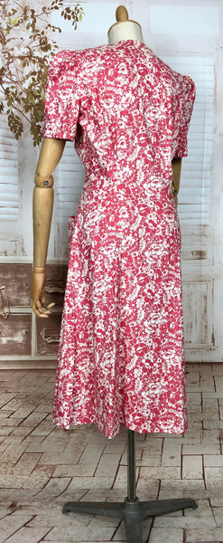 Wonderful Original 1940s Vintage Red And White Floral Print Zip Front Dress