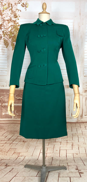 1940s Green Gabardine Suit with Scalloped Collar & Triple Button Details – Unlabelled Lilli Ann