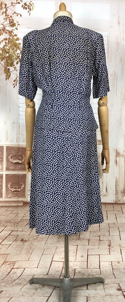 Original Early Late 1940s / Early 1940s Volup Vintage Blue And White Abstract Print Skirt Suit