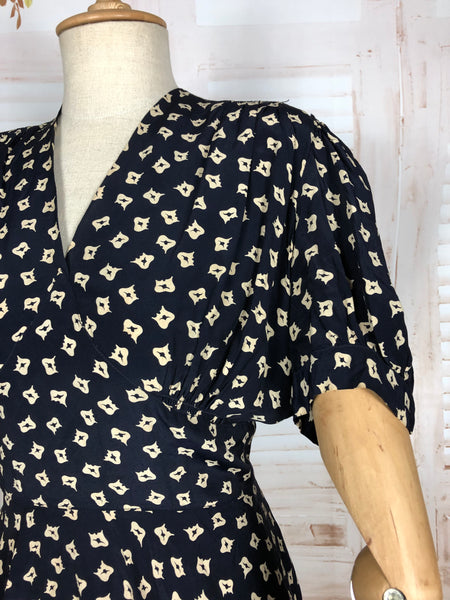 Fabulous 1940s Vintage Rayon Print Summer Suit