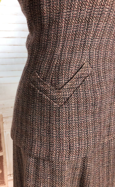 Beautiful 1940s Tweed Suit With V Pockets
