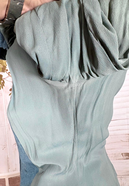 Late 1940s Teal Flecked Wool Skirt Suit with Knife Pleats – Betty Rose