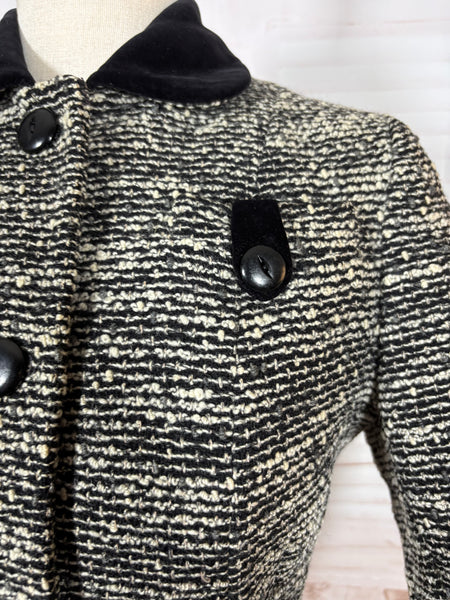 Late 1940s Black & Cream Bouclé Tweed Sports Blazer – Velvet Collar – Jancourt Petite Sports