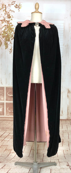 Wonderful 1930s Black And Pink Velvet Long Evening Cape With Scalloped Petal Collar