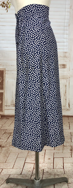 Original Early Late 1940s / Early 1940s Volup Vintage Blue And White Abstract Print Skirt Suit