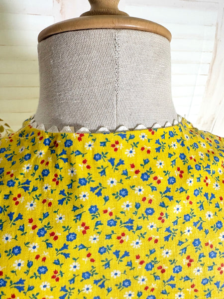 1940s Yellow Floral Zip Front Day Dress with Ric Rac Trim - Deadstock