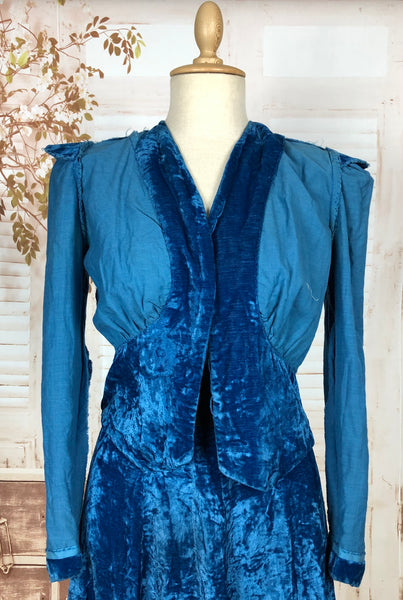 Luxurious Late 1930s / Early 1940s Vintage Royal Blue Crushed Velvet Suit