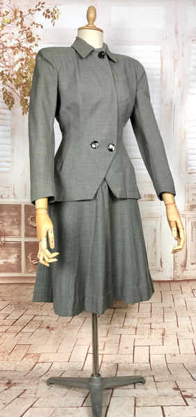 Super Strong Structured 1940s Suit With Statement Buttons