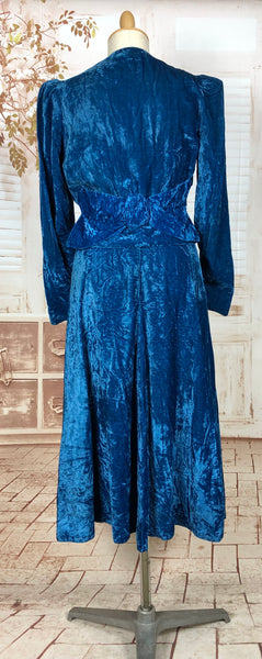 Luxurious Late 1930s / Early 1940s Vintage Royal Blue Crushed Velvet Suit