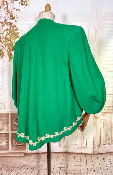 Exquisite Volup Kelly Green 1940s Swing Coat With Statement Sleeves By Best & Co