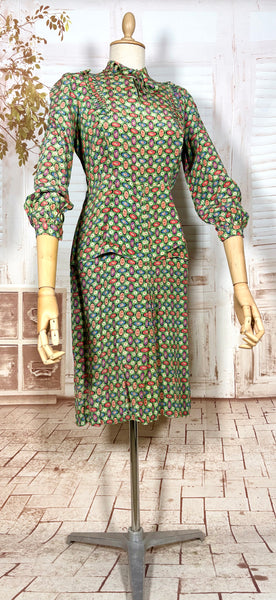 Spectacular Green Print 1930s Volup Dress with Bishop Sleeves