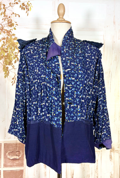 Fabulous Blue Novelty Horse And Carriage Print Volup 1940s Blazer