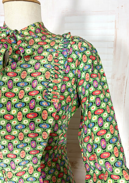 Spectacular Green Print 1930s Volup Dress with Bishop Sleeves