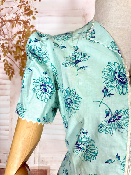 Late 1930s Early 1940s Volup Aqua Zip Front Day Dress